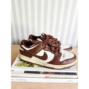 9 women’s | Nike dunks